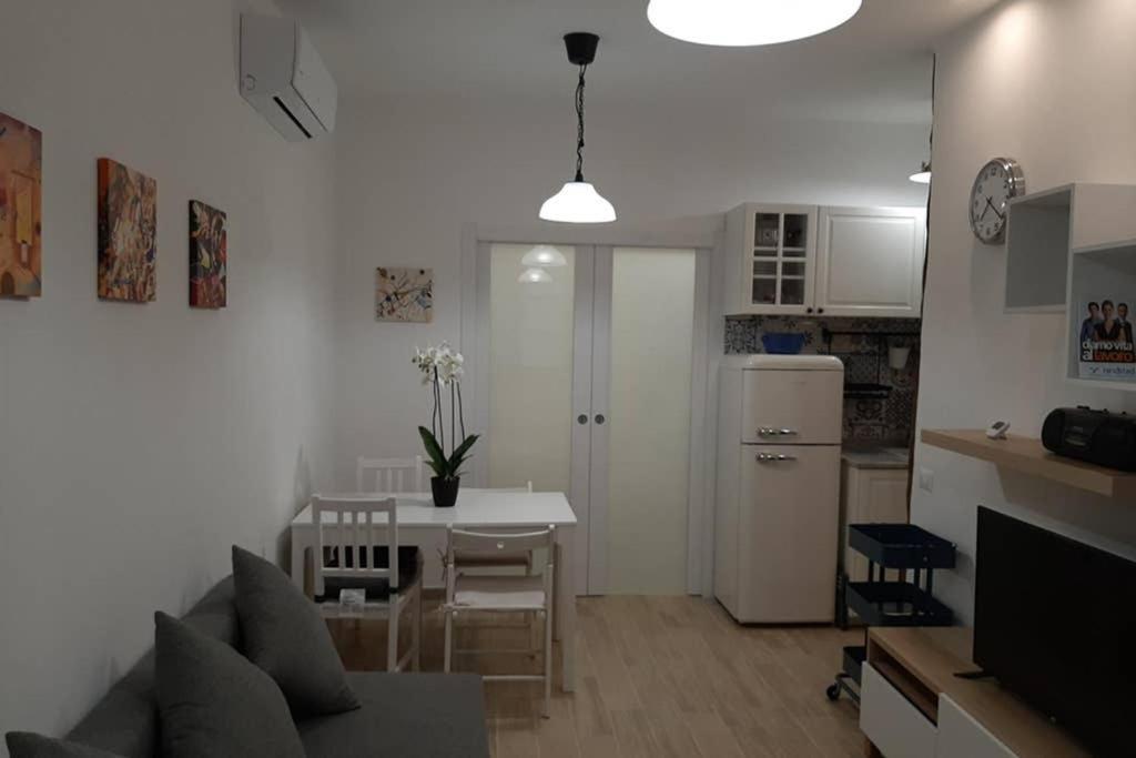 Casetta Alu' - Il Tuo Nido A Stampace Cagliari Extérieur photo